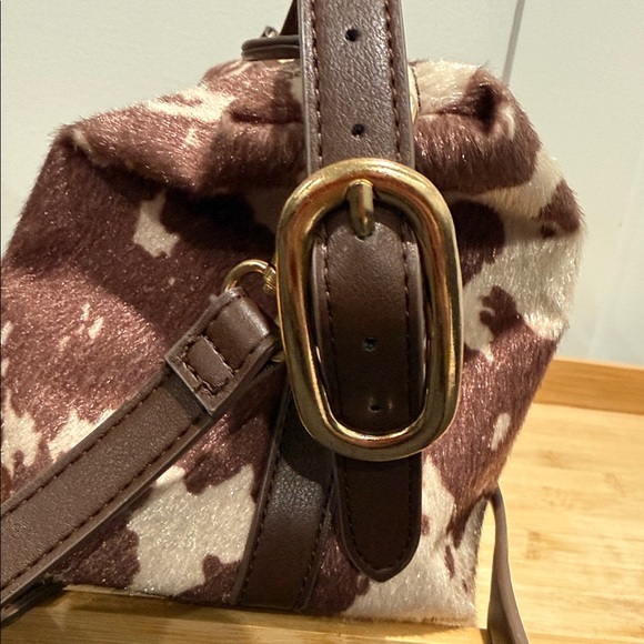 Convertible Carrie Crossbody Bag - Picture 3 of 10